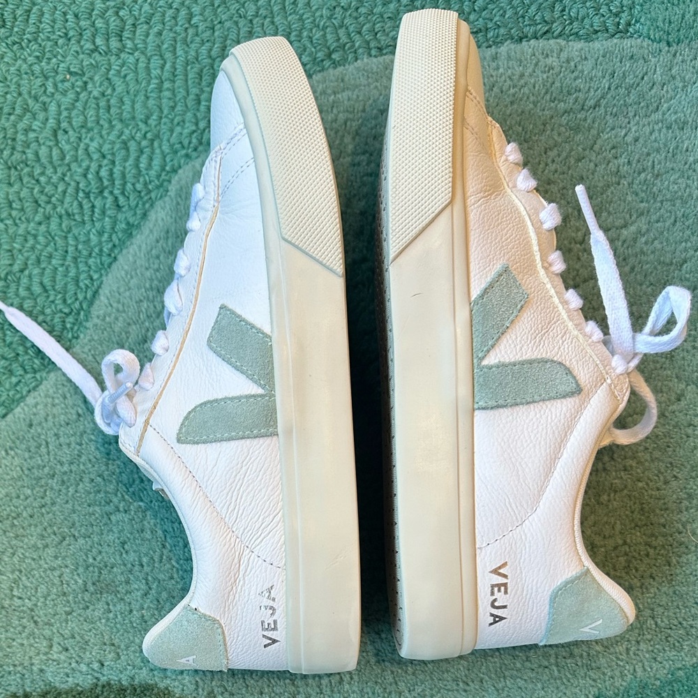 Veja White and Green Women's Sneakers - Picture 11 of 16